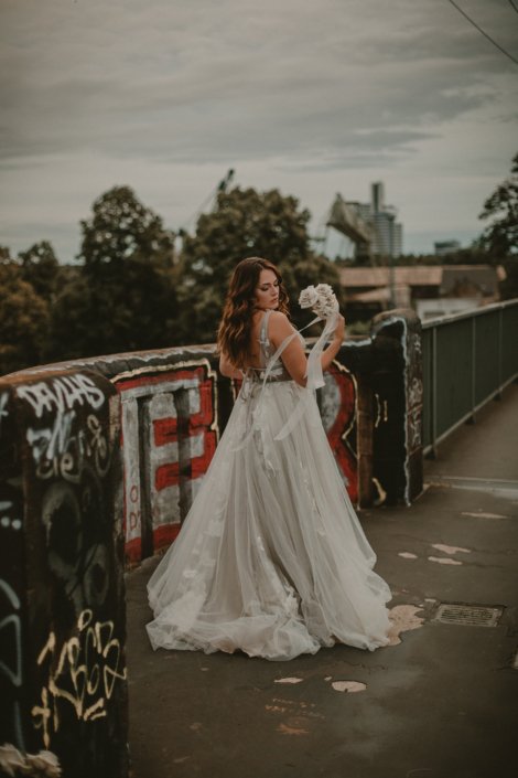 Bridal dress on Südbrücke